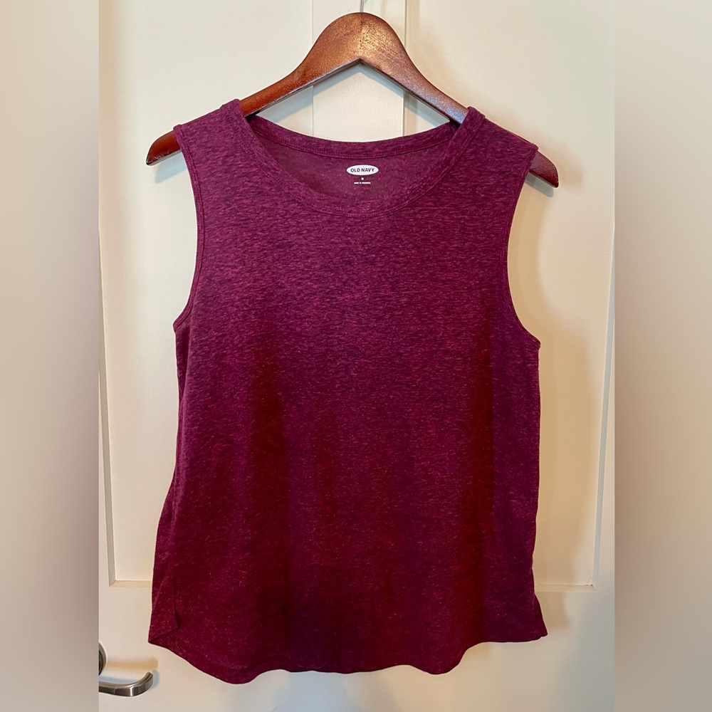 Old Navy Women's Muscle Tank in Wine Color, Size Medium